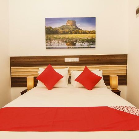 Clove Transit Hotel Kotugoda Bagian luar foto