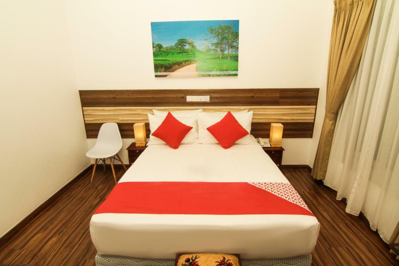 Clove Transit Hotel Kotugoda Bagian luar foto