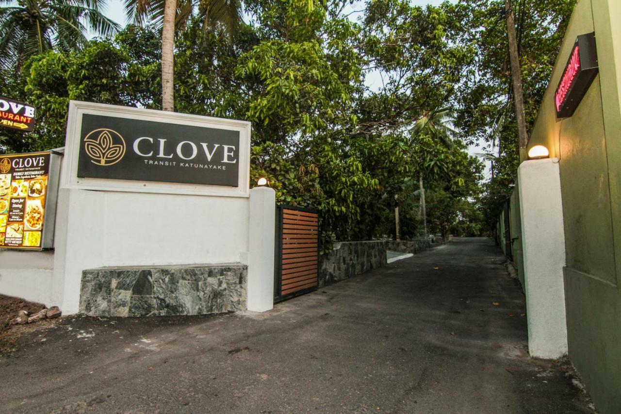 Clove Transit Hotel Kotugoda Bagian luar foto