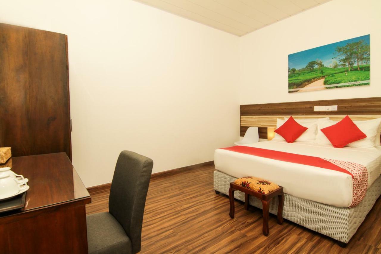 Clove Transit Hotel Kotugoda Bagian luar foto