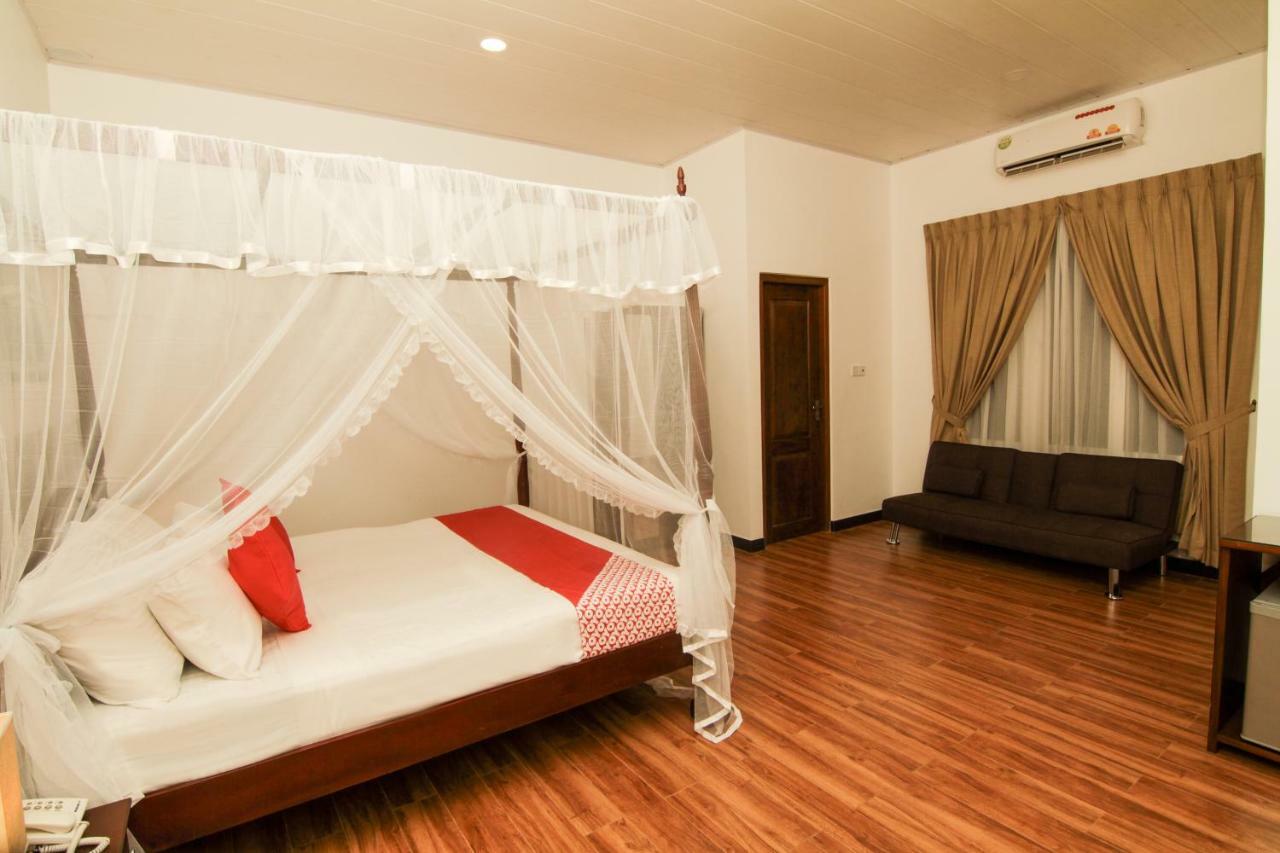 Clove Transit Hotel Kotugoda Bagian luar foto