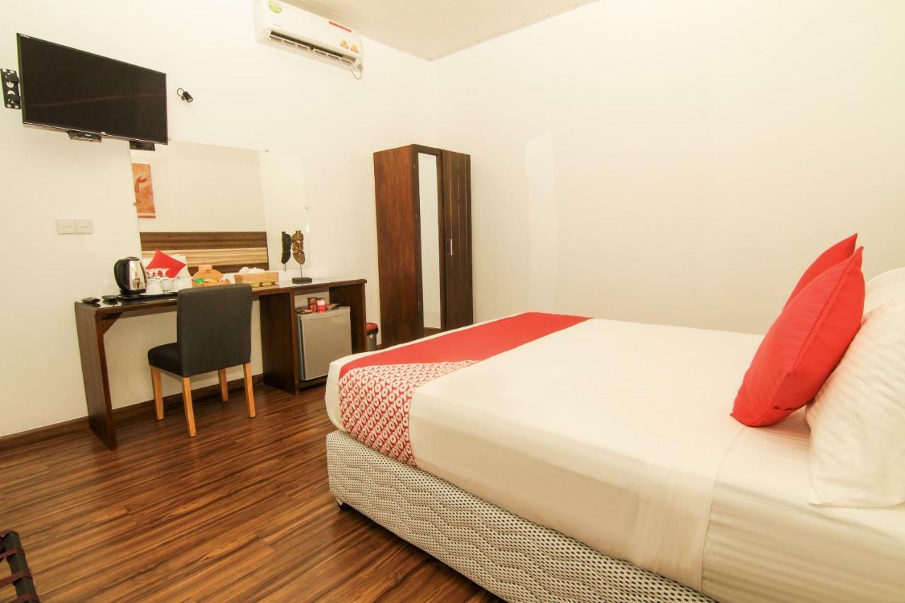 Clove Transit Hotel Kotugoda Bagian luar foto
