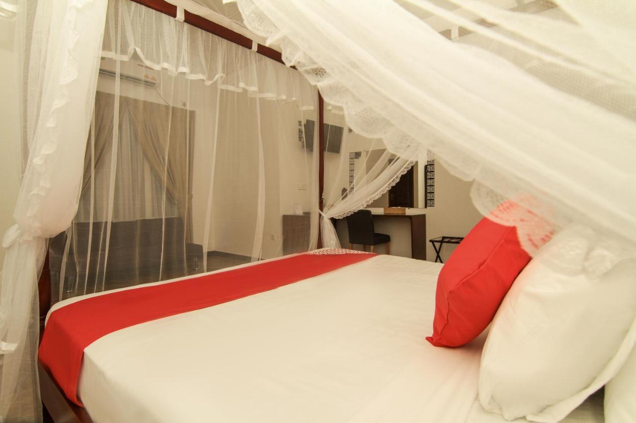 Clove Transit Hotel Kotugoda Bagian luar foto